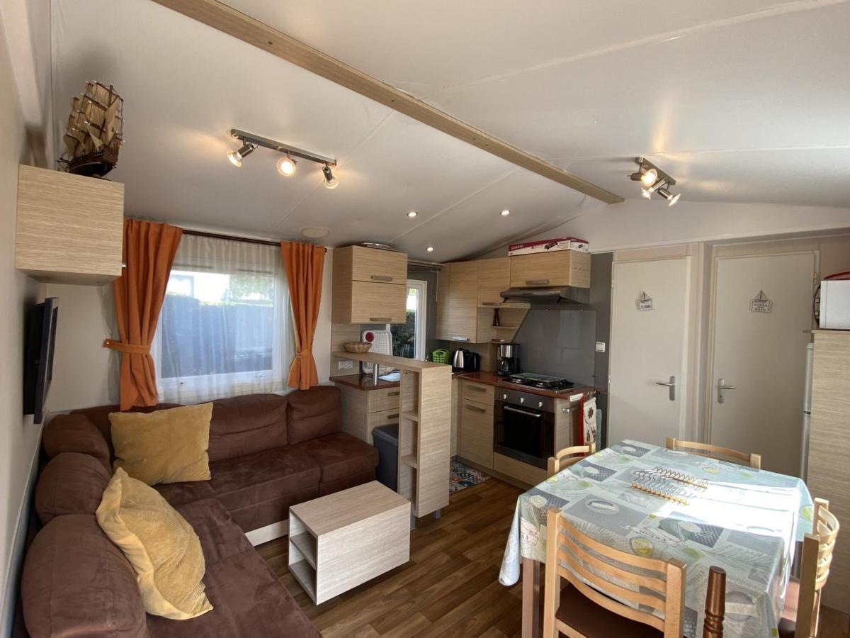 Mobil-Home A Fouras : Proche Plage, 2 Chambres, Tv, Plancha, Parking, Ideal Famille - Fr-1-709-58 المظهر الخارجي الصورة